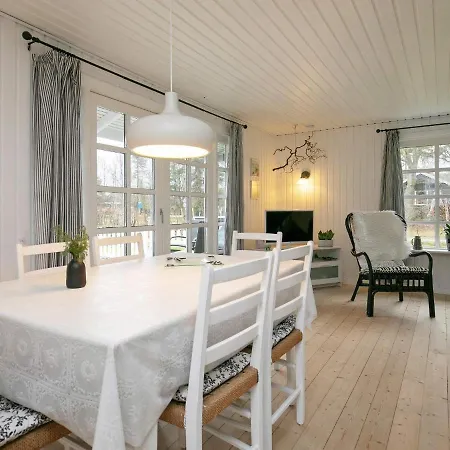 6 Person Holiday In * Hals